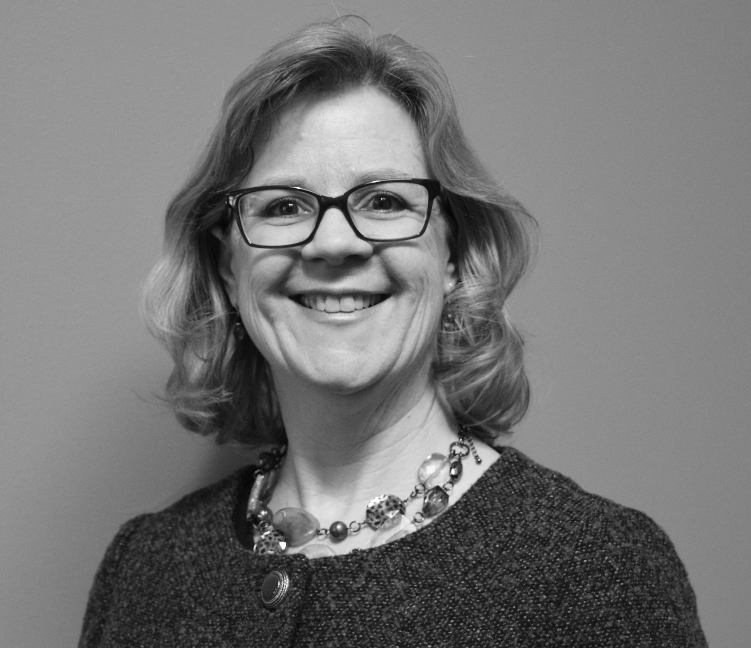 Julie Brauninger headshot