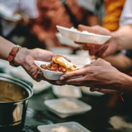 The,Help,Of,Volunteers,Helps,To,Donate,Free,Food,To
